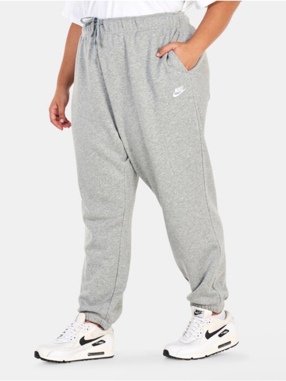 🆕 Nike Sportswear Fleece
Women's Mid-Rise Oversized Sweatpants 2X